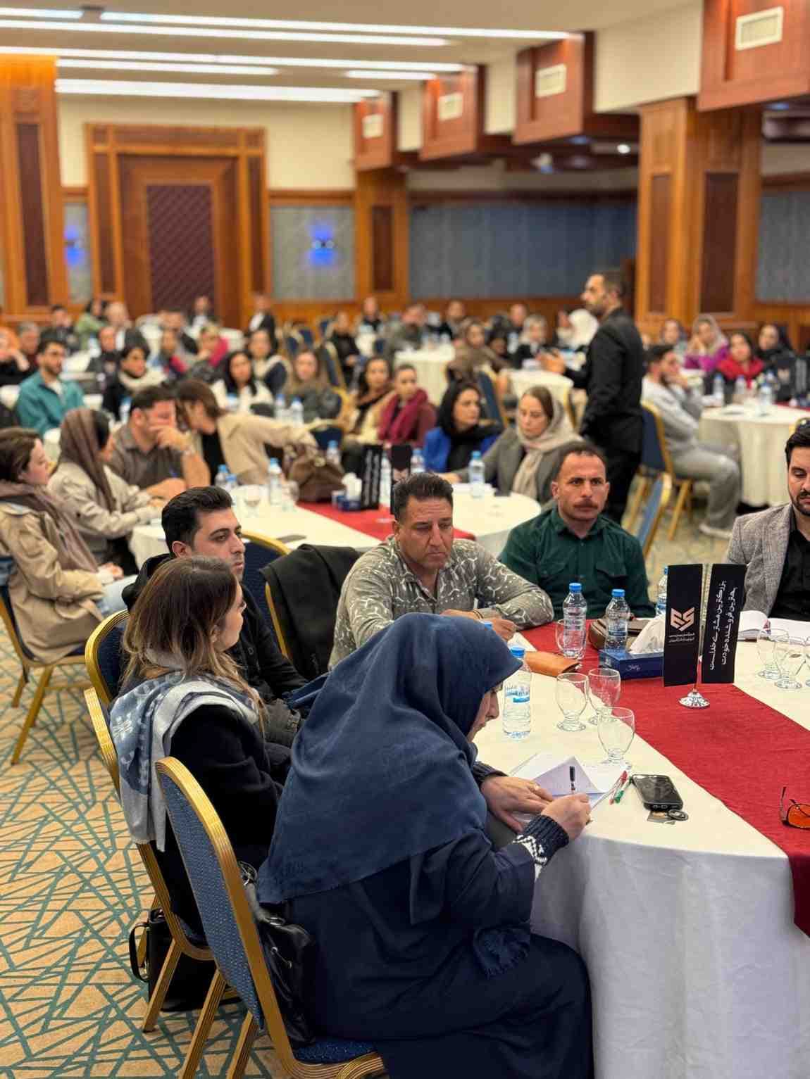 دیپلمات