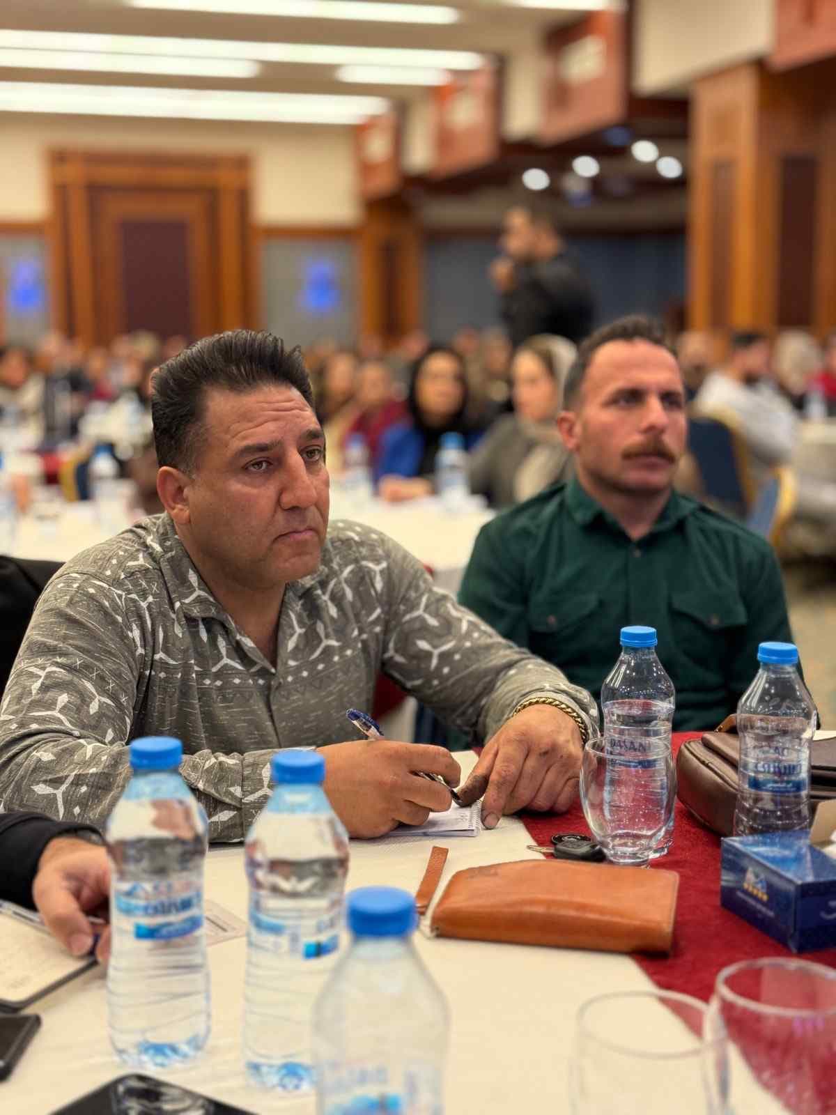 دیپلمات