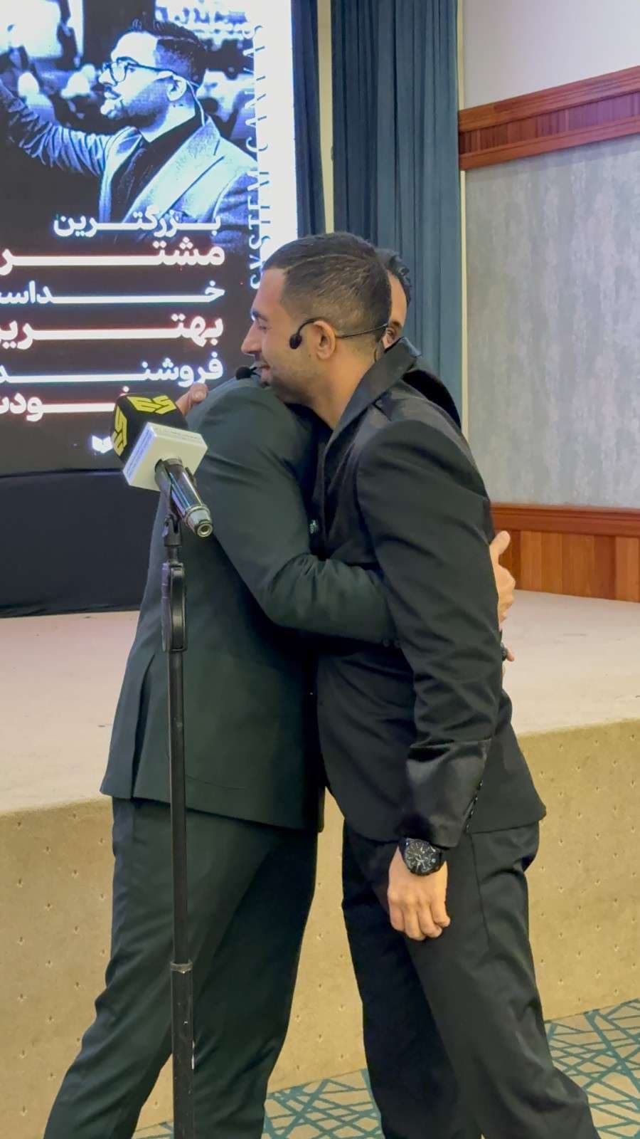 دیپلمات