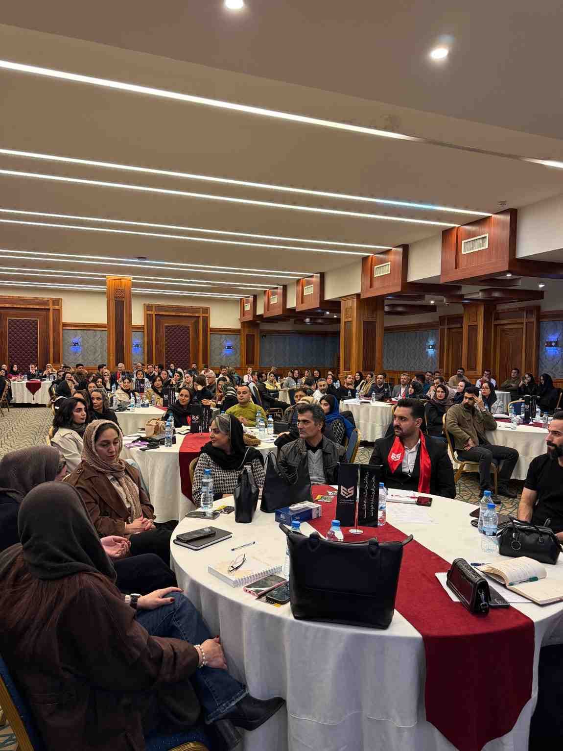 دیپلمات