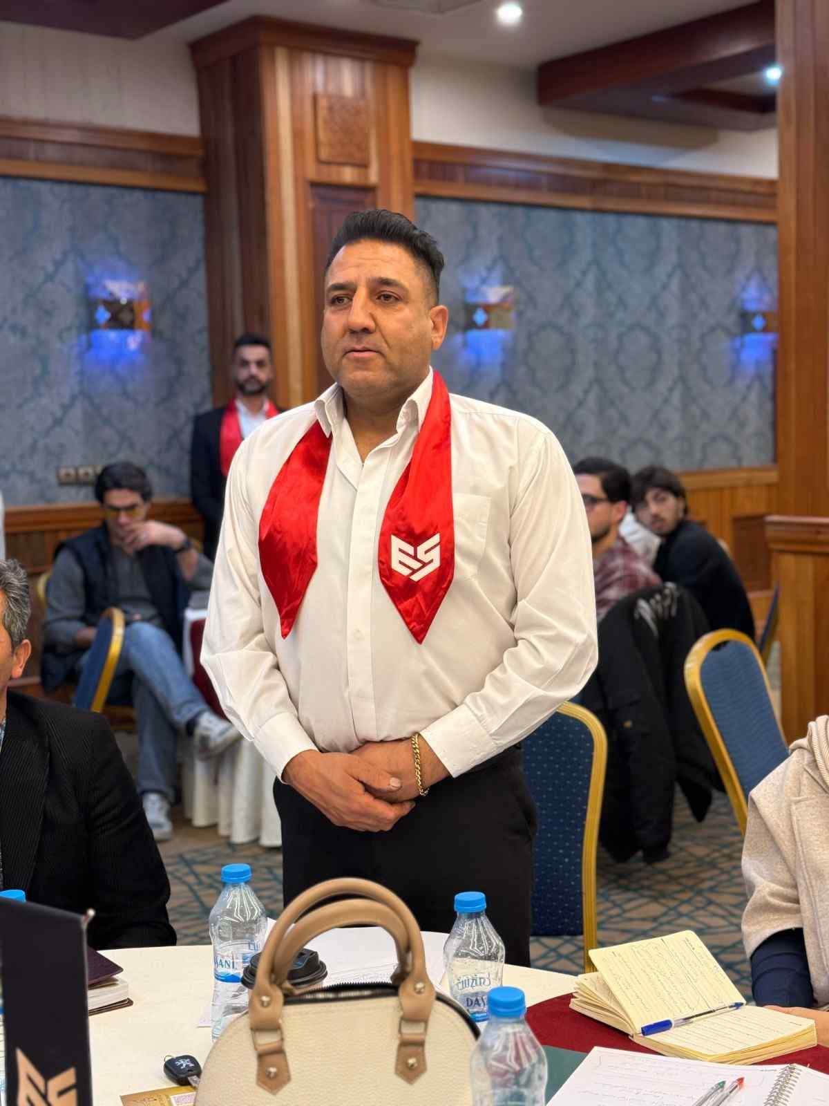 دیپلمات