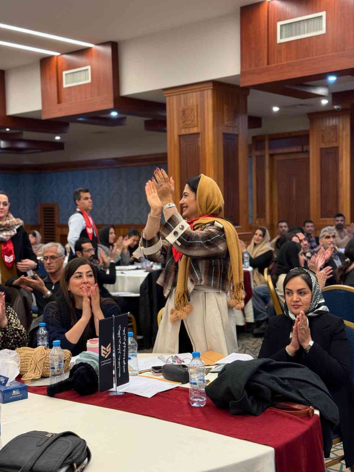 دیپلمات