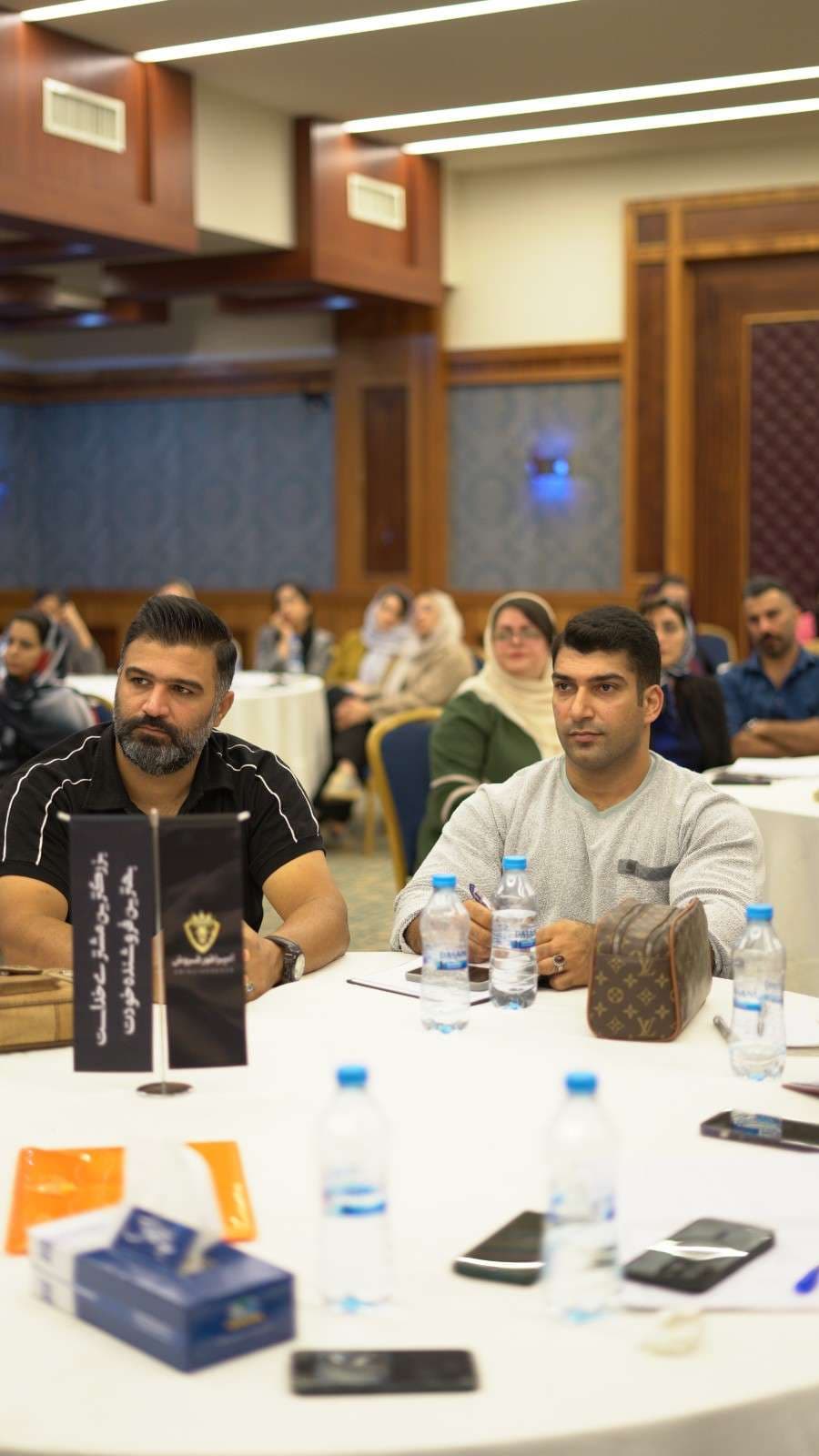 دیپلمات