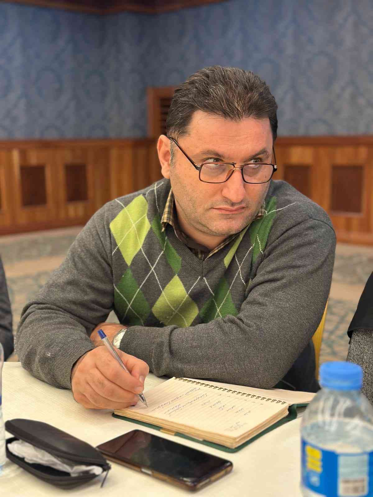 دیپلمات