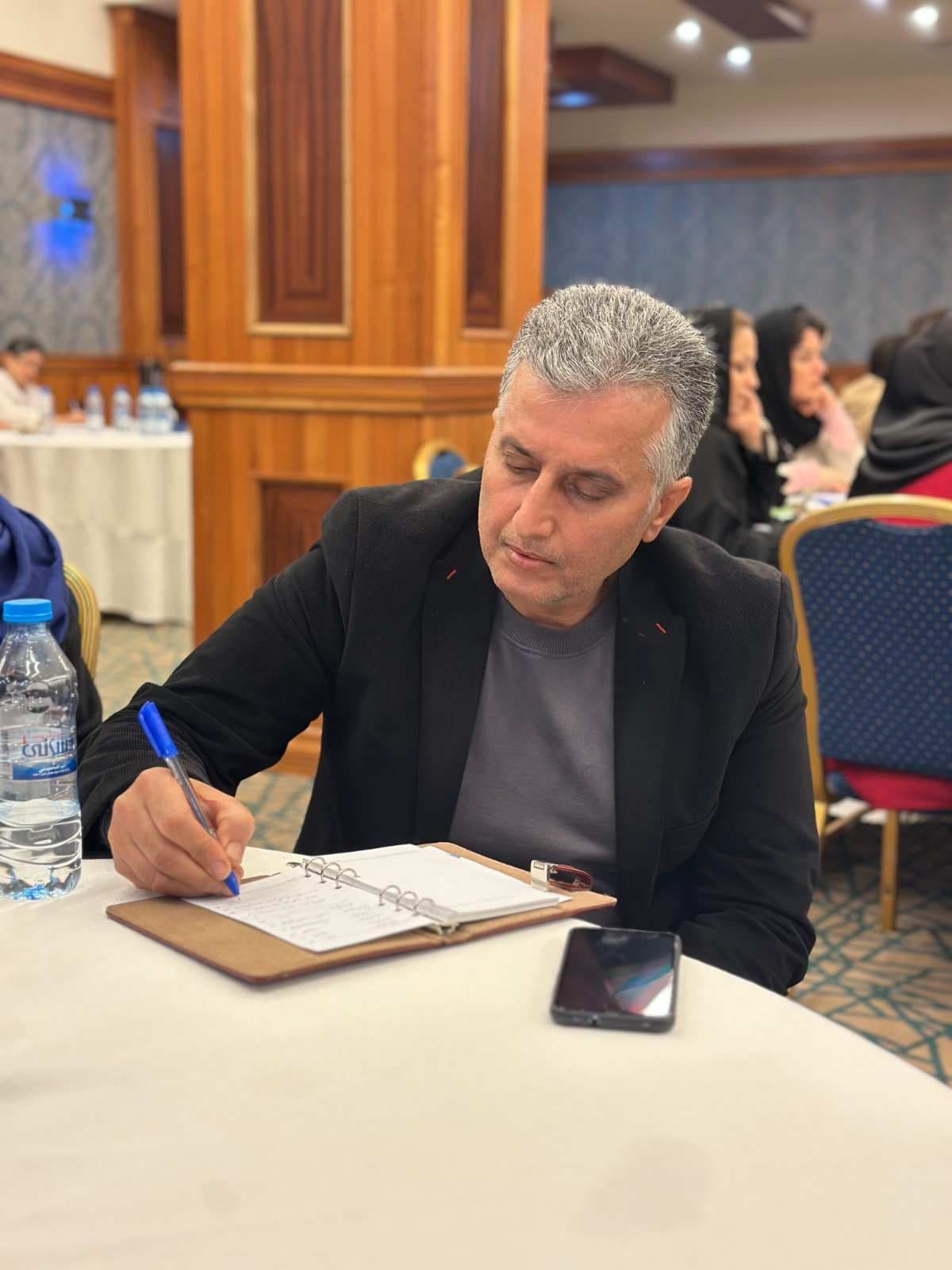 دیپلمات