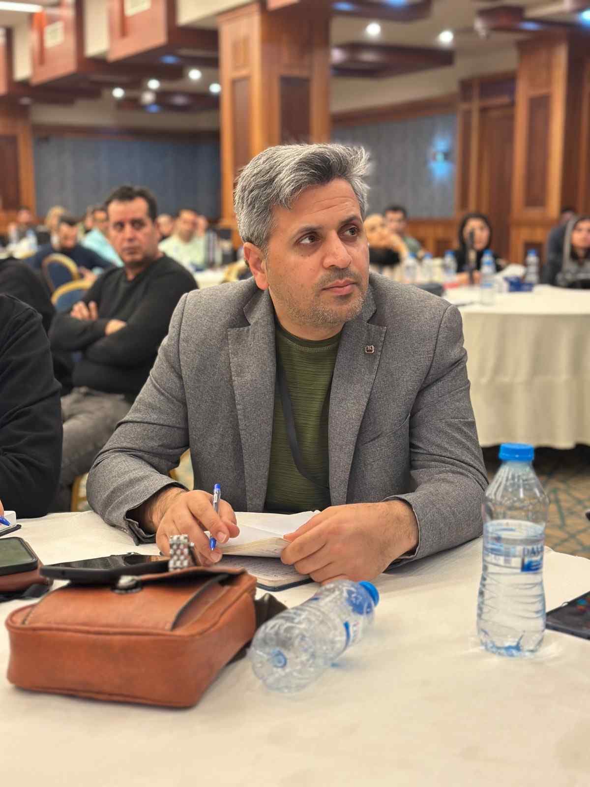 دیپلمات