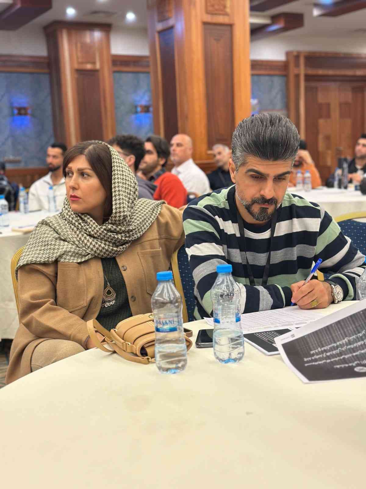 دیپلمات