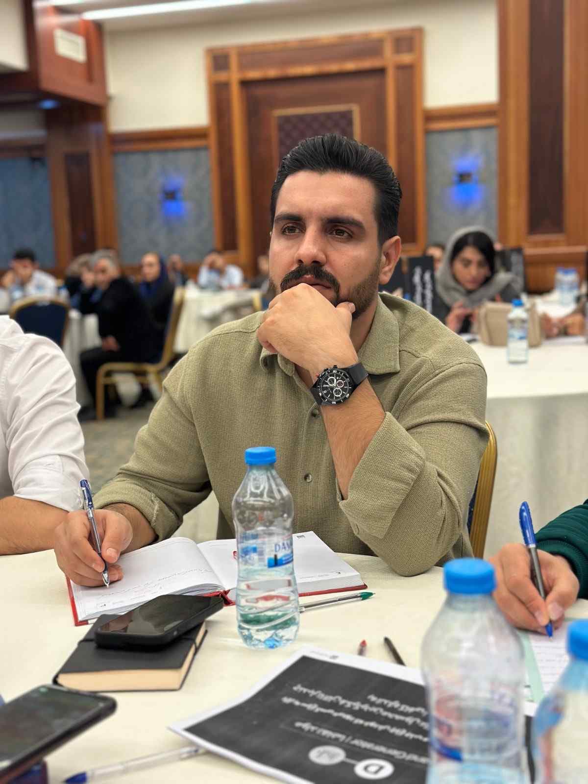 دیپلمات