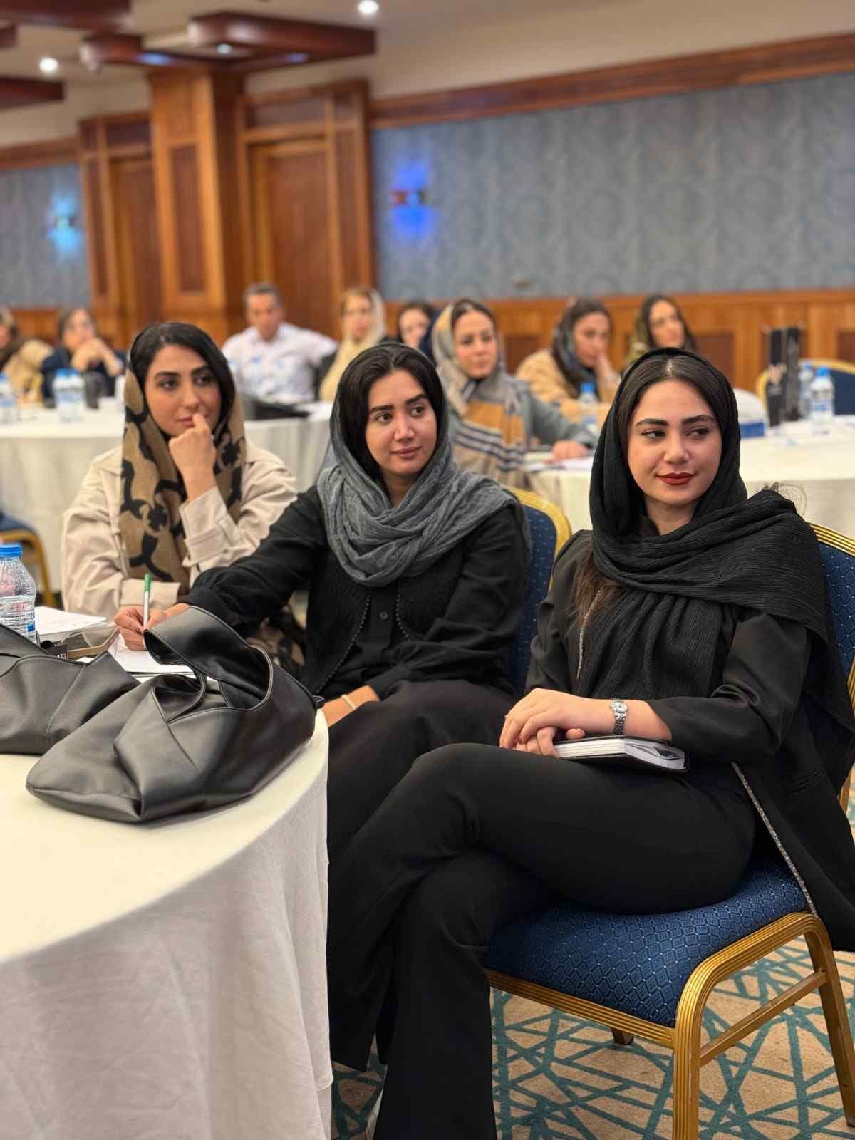 دیپلمات