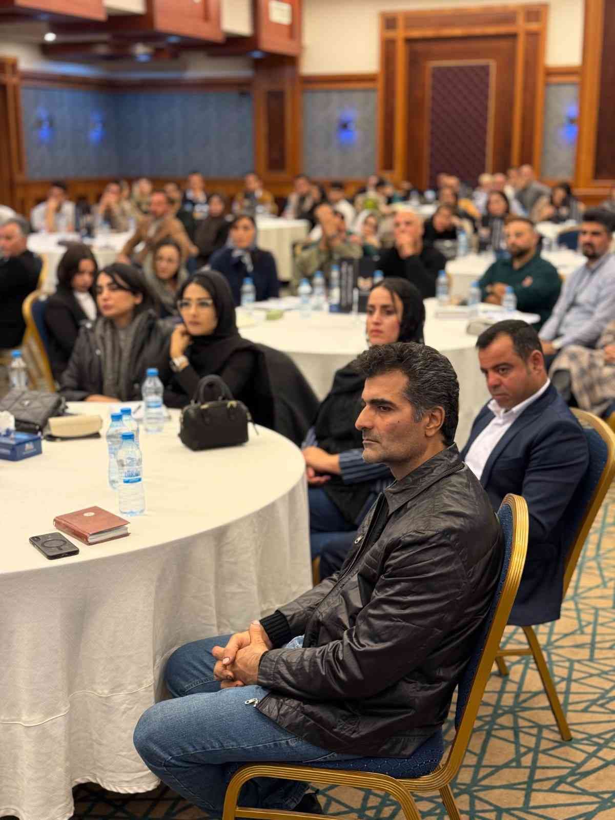 دیپلمات