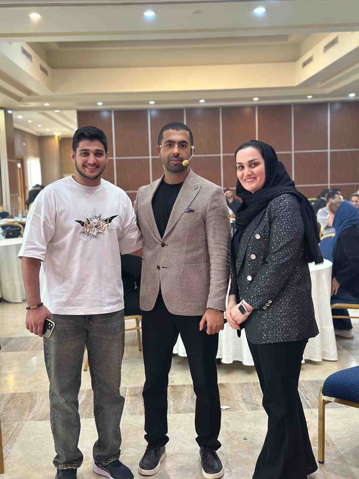 دیپلمات