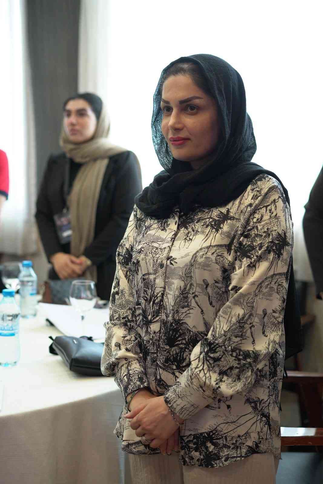 دیپلمات